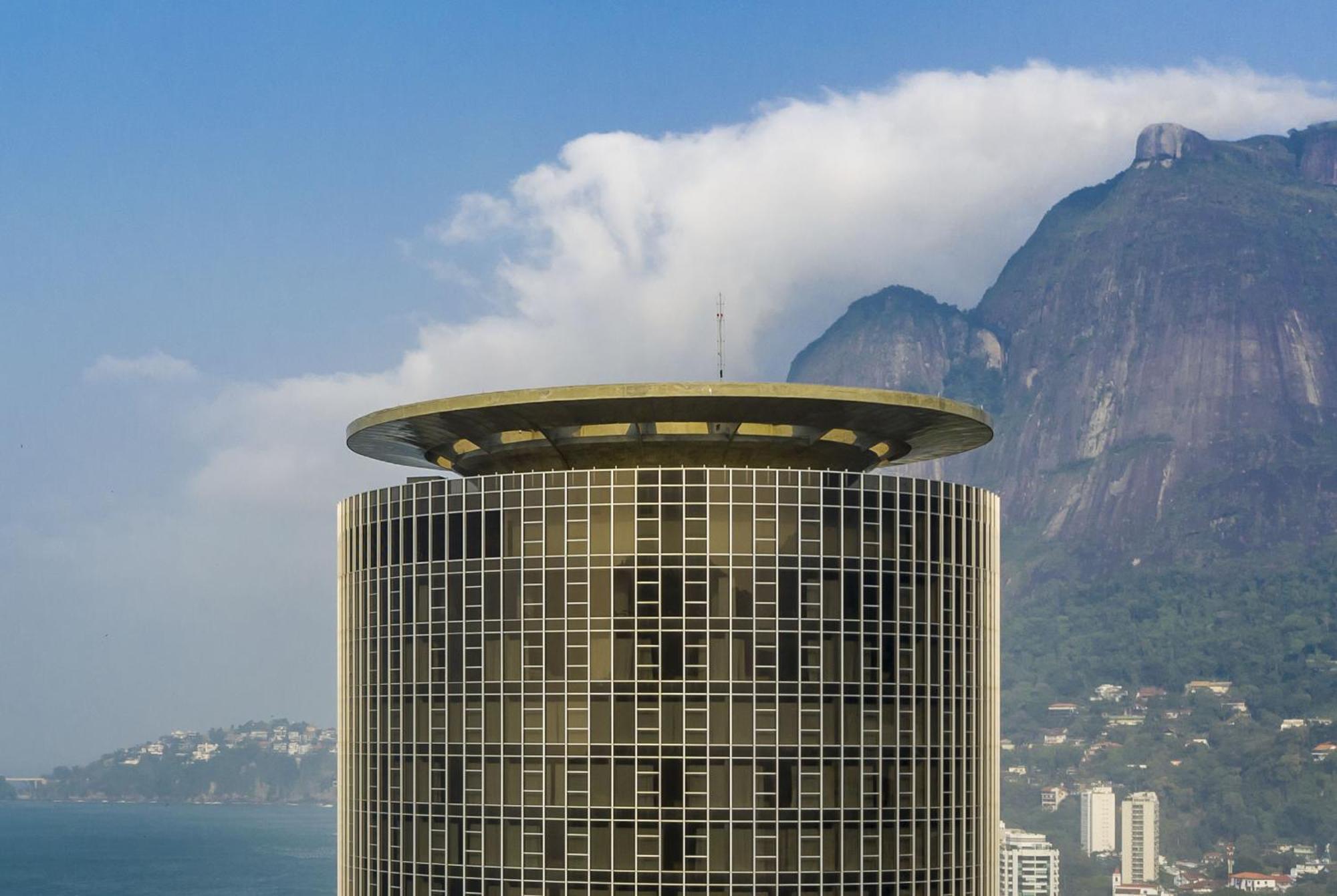 Hotel Nacional Rio De Janeiro - Oficial Eksteriør bilde The distinctive "saucer" top of the Niterói Contemporary Art Museum